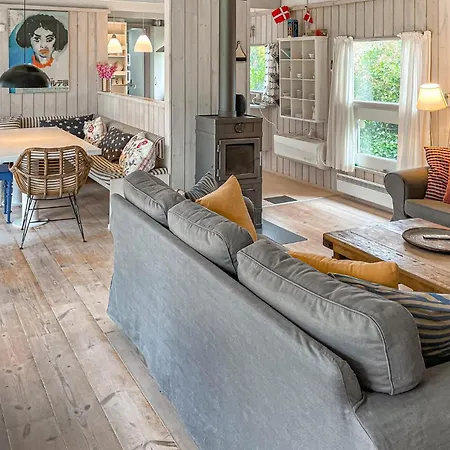 3 Bedroom Gorgeous In Casa vacanze Hornbæk